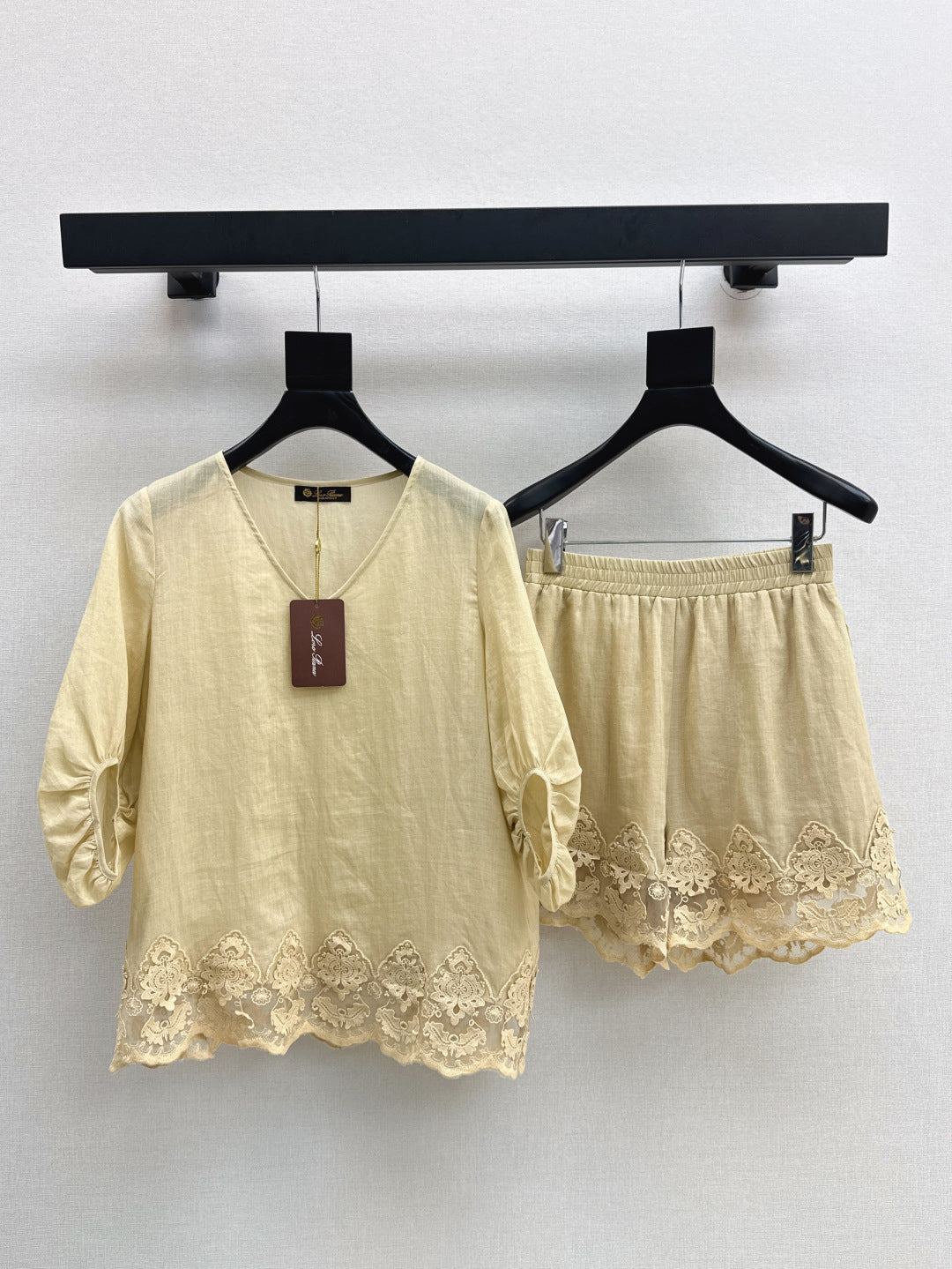 Lor*P 25ss ramie suit with lace trim