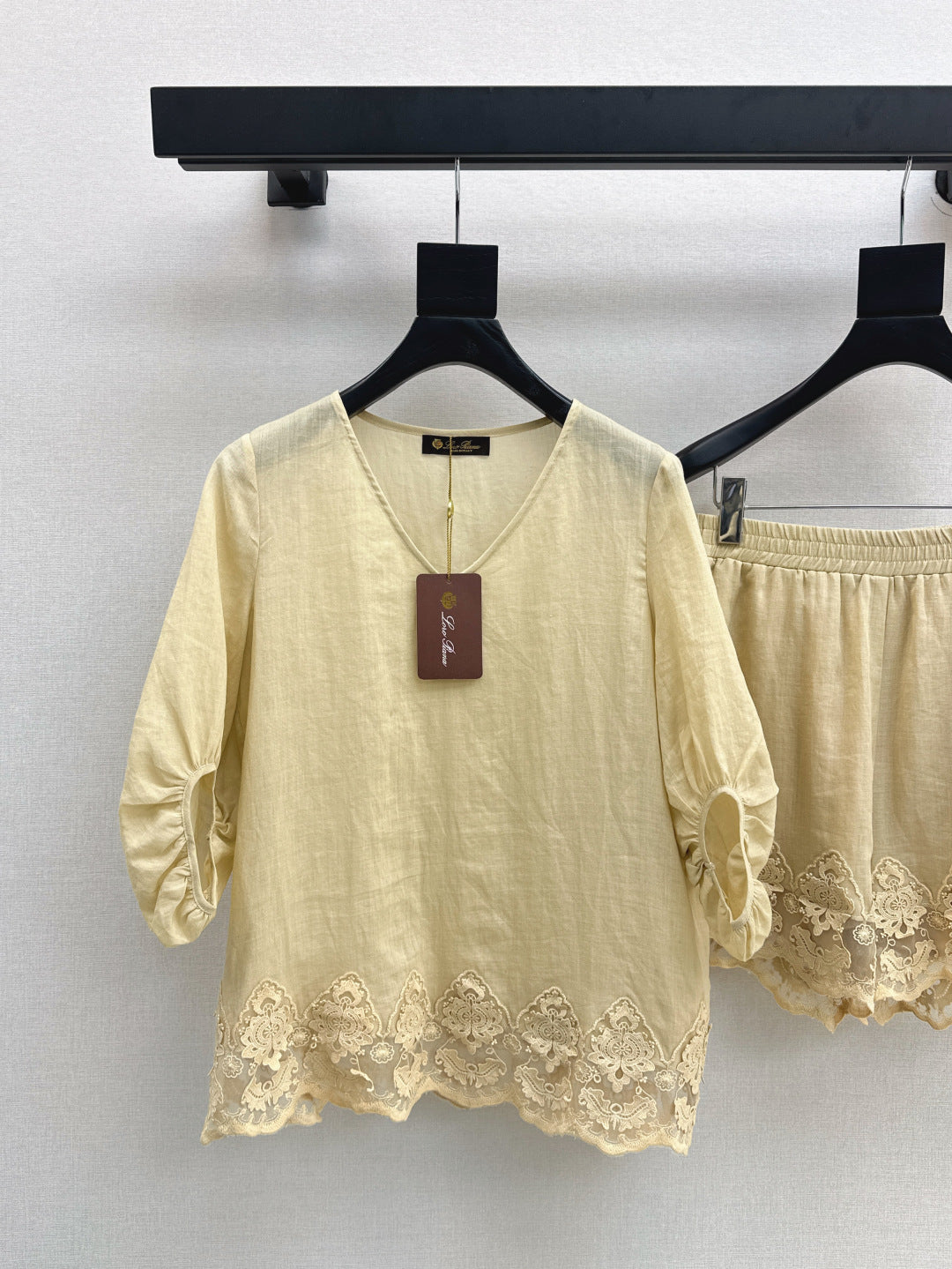 Lor*P 25ss ramie suit with lace trim