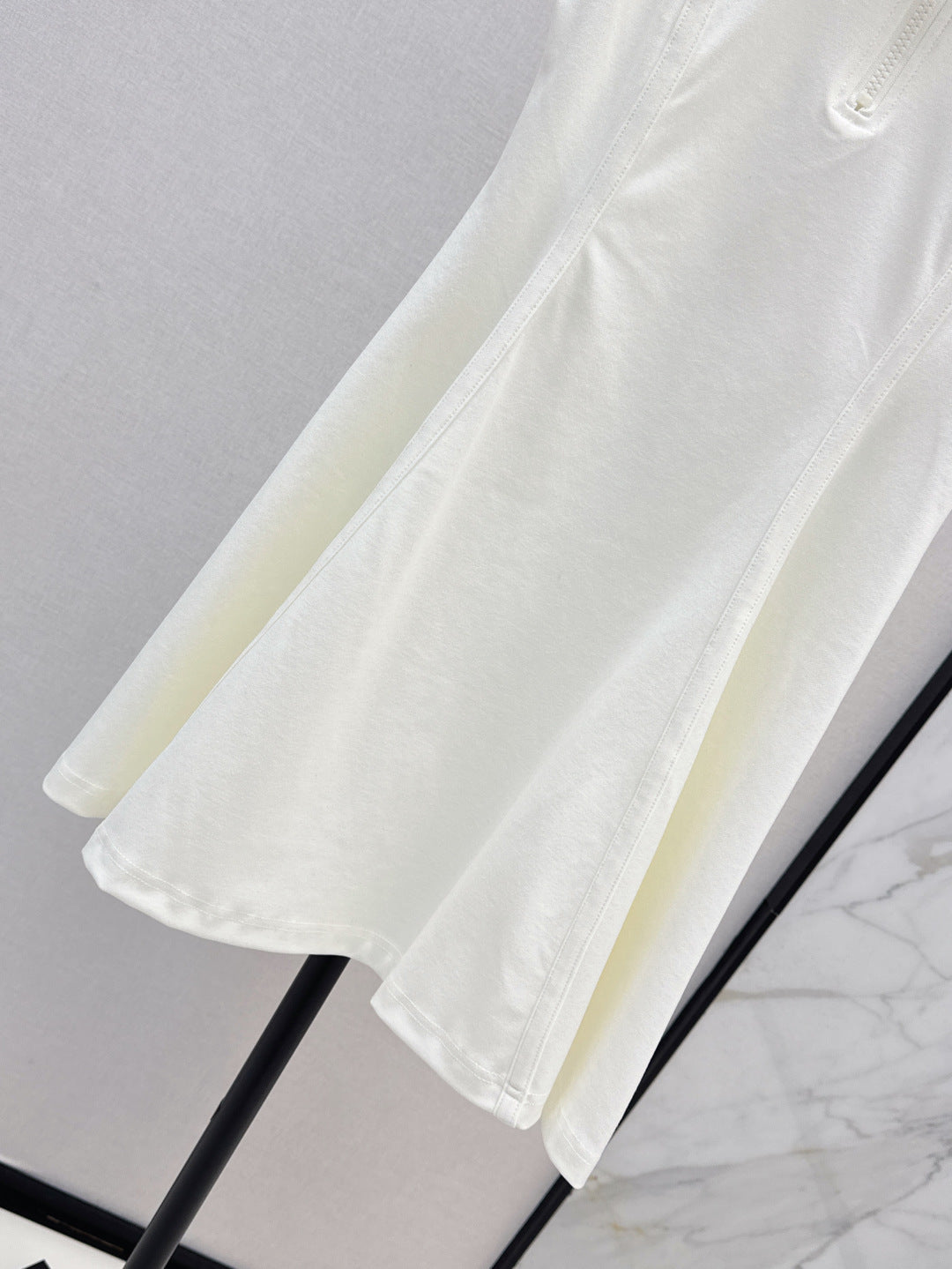 Brune*C 25ss embroidered sleeveless polo dress
