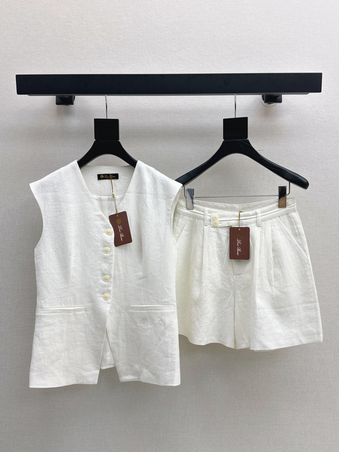 Lor*P 25ss embroidered linen shorts