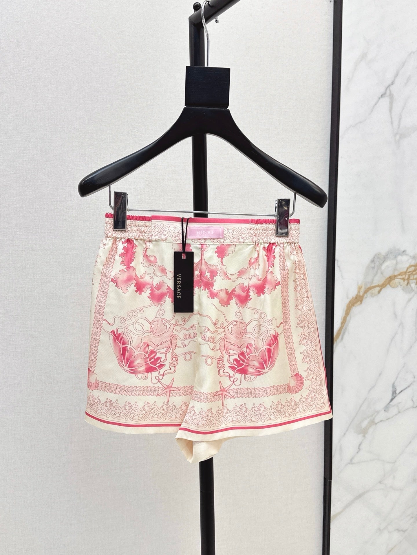 Versa* 25ss printed silk crop shirt