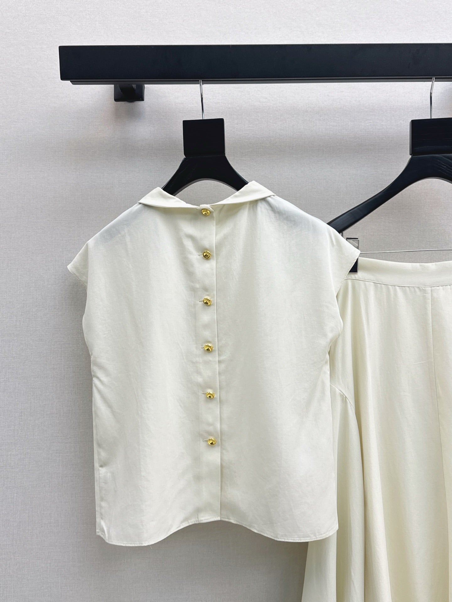 Lor*P 25ss sleeveless top and pleated skirt set