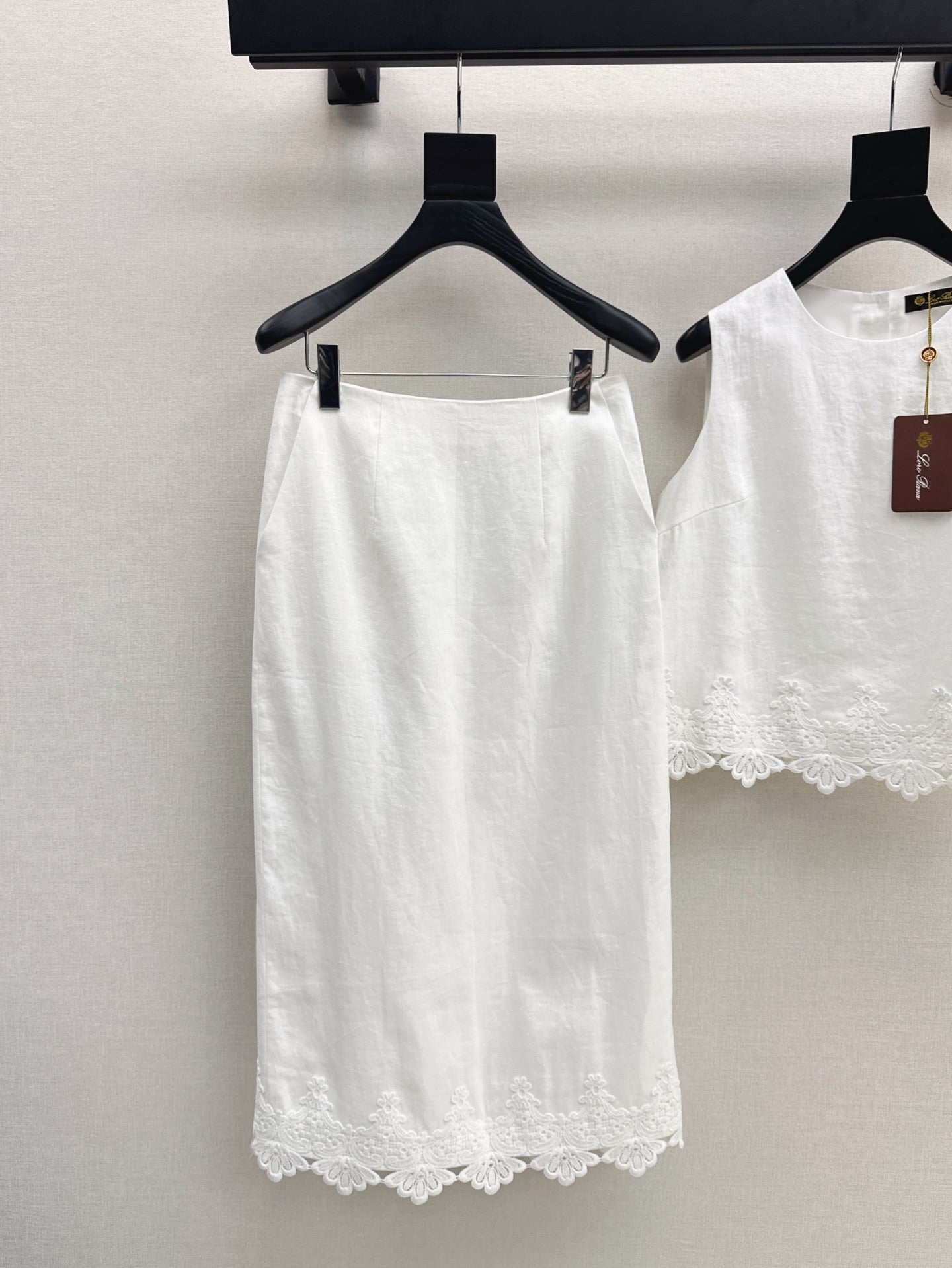 Lor*P 25ss lace trim vest and skirt set