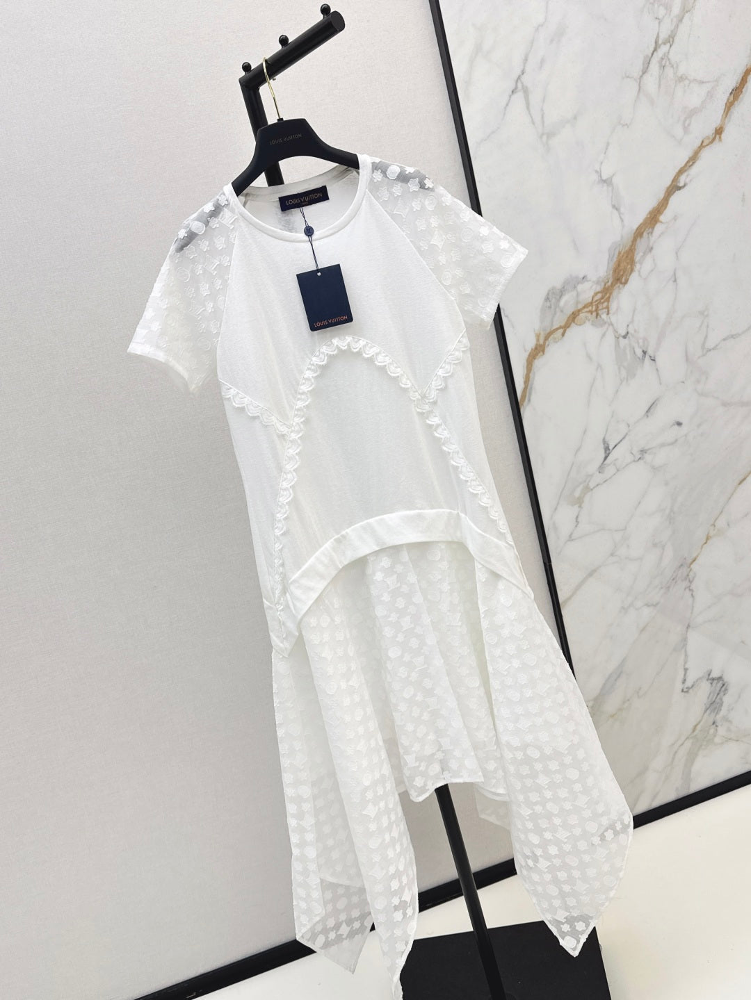 Loui* 25ss Asymmetric monogram jacquard dress