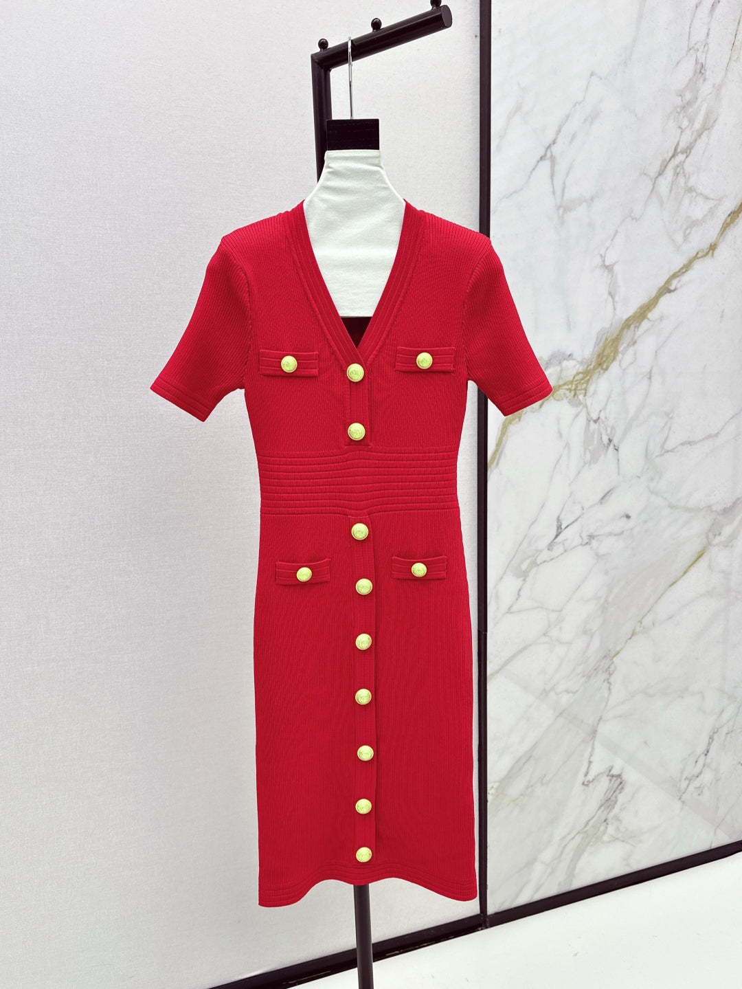 Balm* 25ss knit bodycon dress with gold buttons