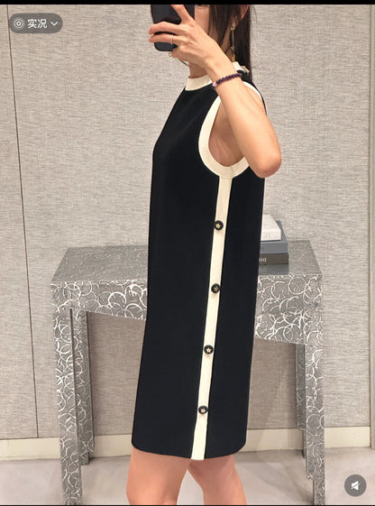 D*r 25ss short straight dress with buttons on the side