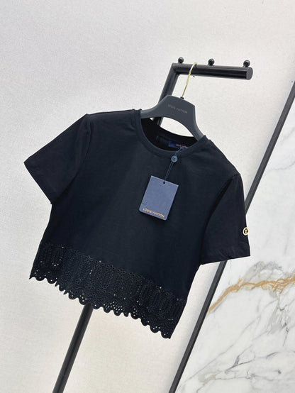 Loui* 25ss embroidered trim cropped top