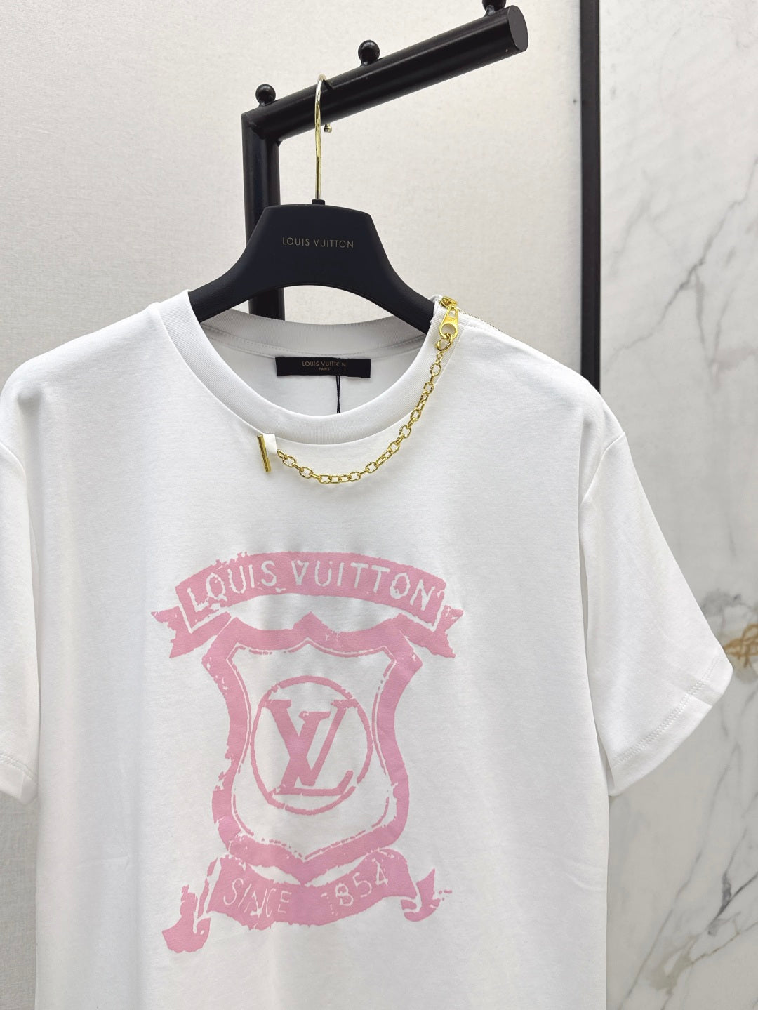 Loui* 25ss Signature Zipper Detail T-Shirt