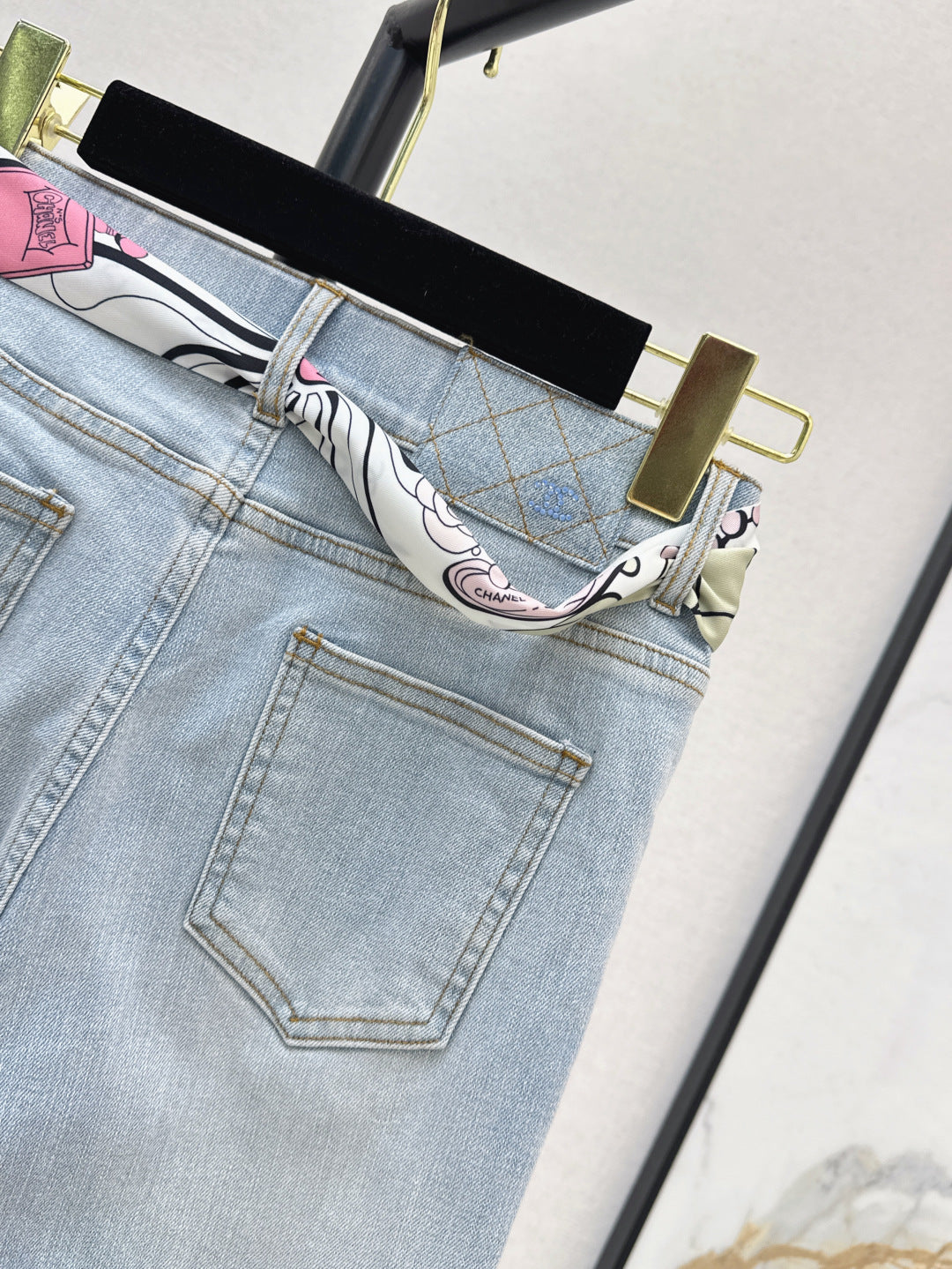 C*nel 25ss slim jeans with scraf