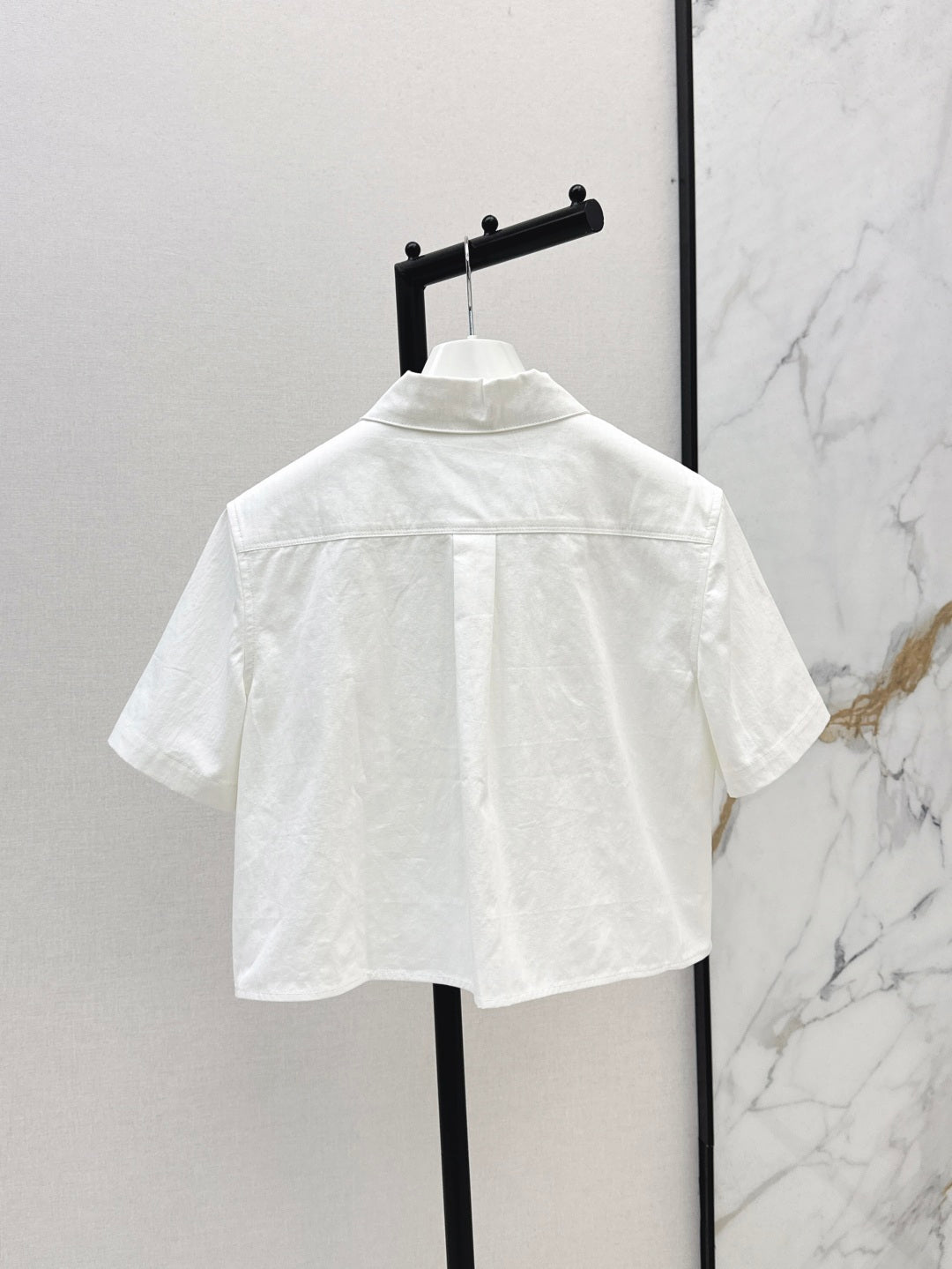 Loe* 25ss anagram cropped denim shirt