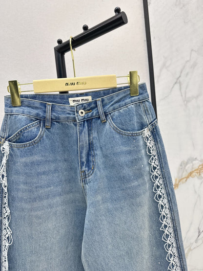 M*u 25ss embroidered trim rhinstones jeans