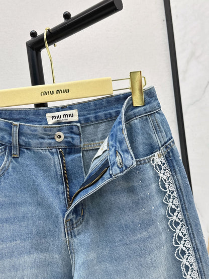 M*u 25ss embroidered trim rhinstones jeans