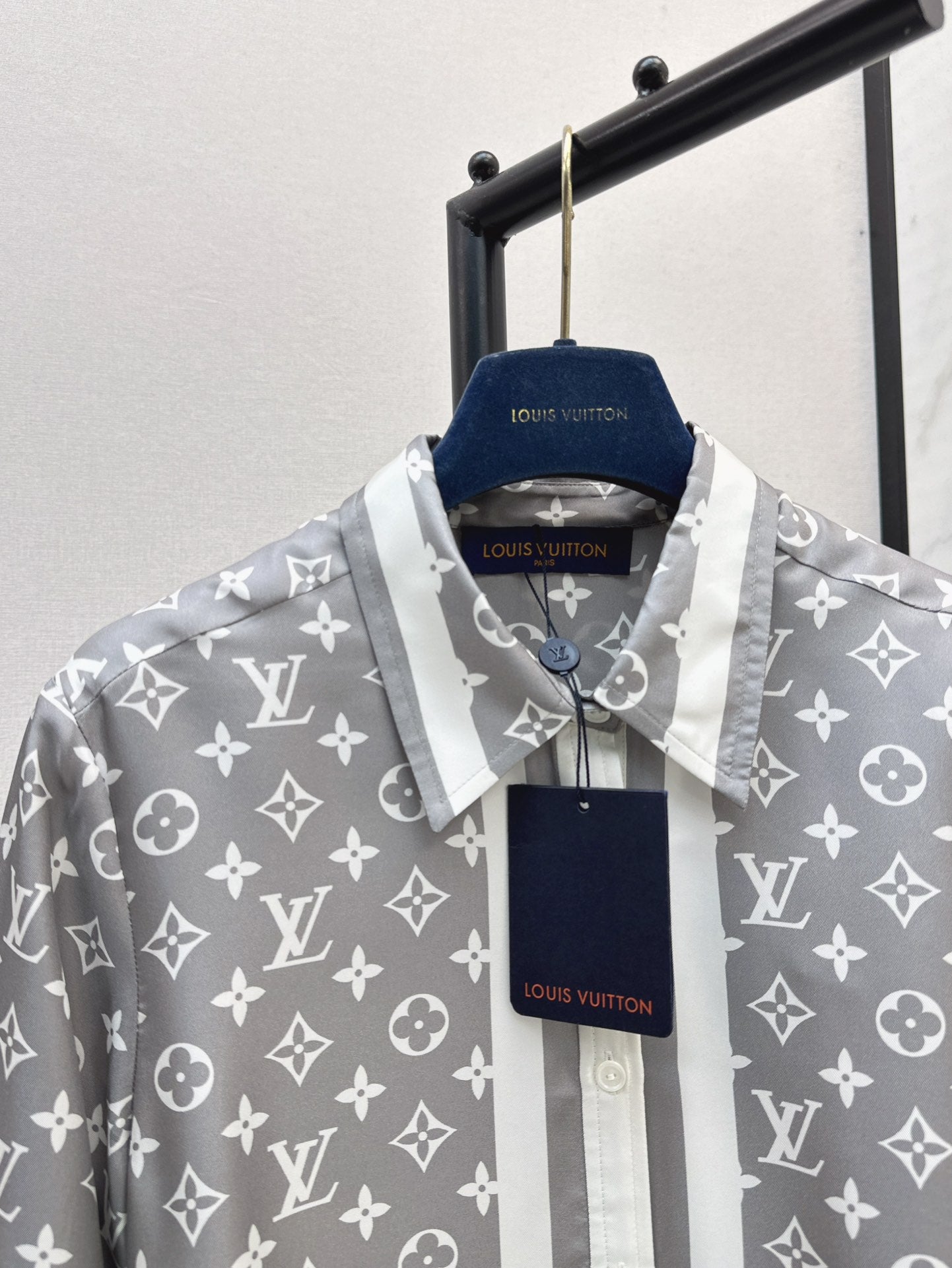 Loui* 25ss monogram silk shirt