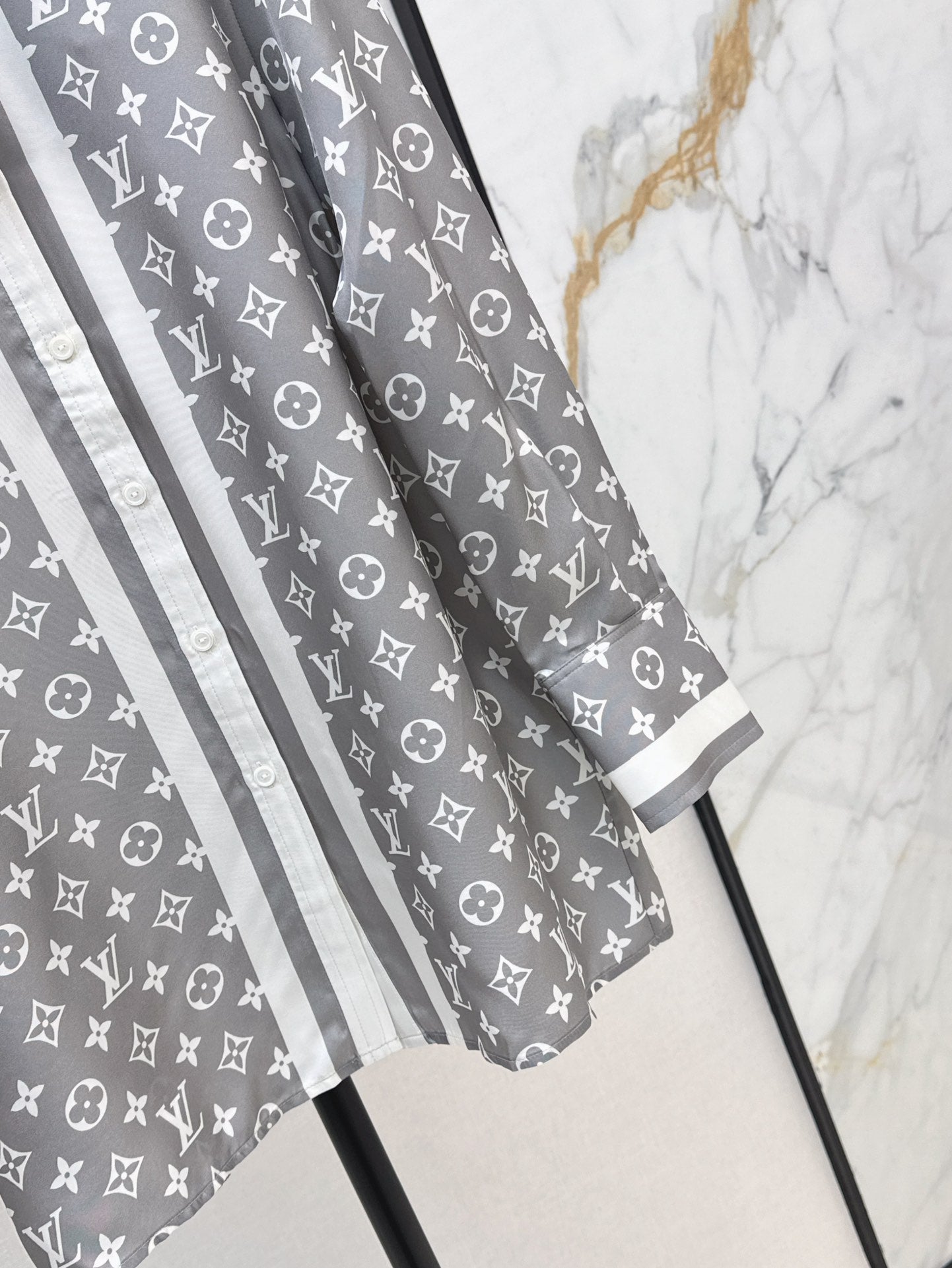 Loui* 25ss monogram silk shirt