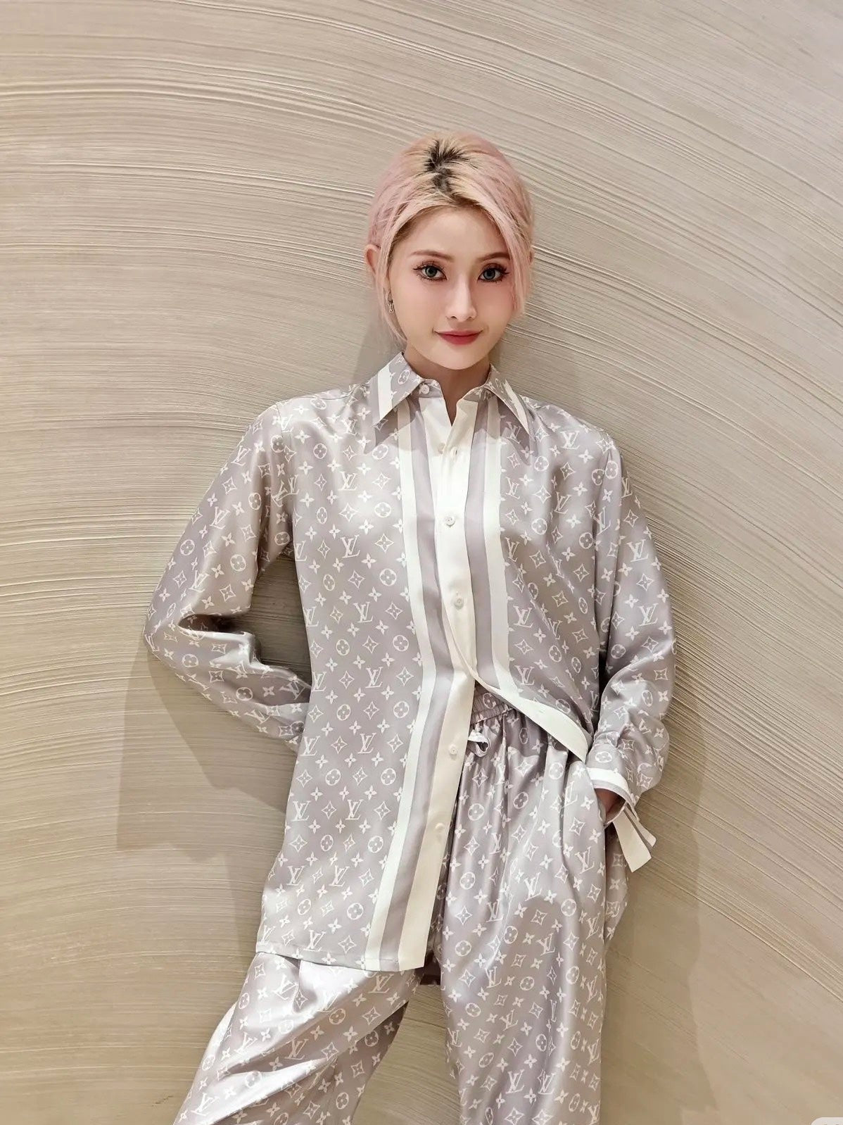 Loui* 25ss monogram silk shirt