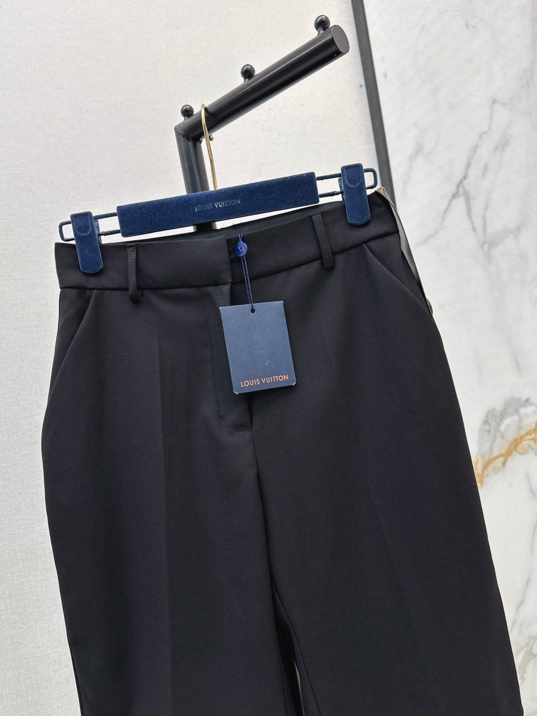Loui* 25ss tailored bermuda shorts