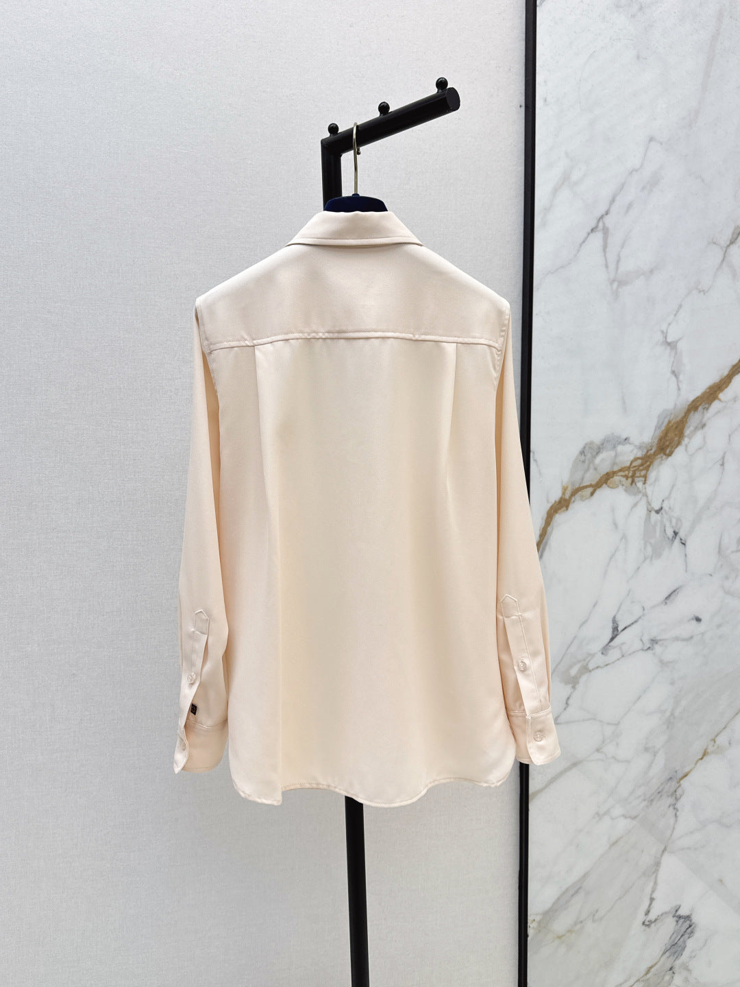 Loui* golden monogram flower accent shirt