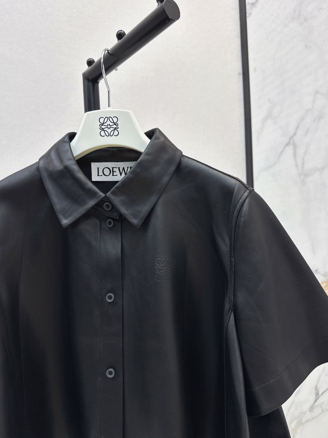 Loe* 25ss short sleeve trapeze shirt in nappa lambskin