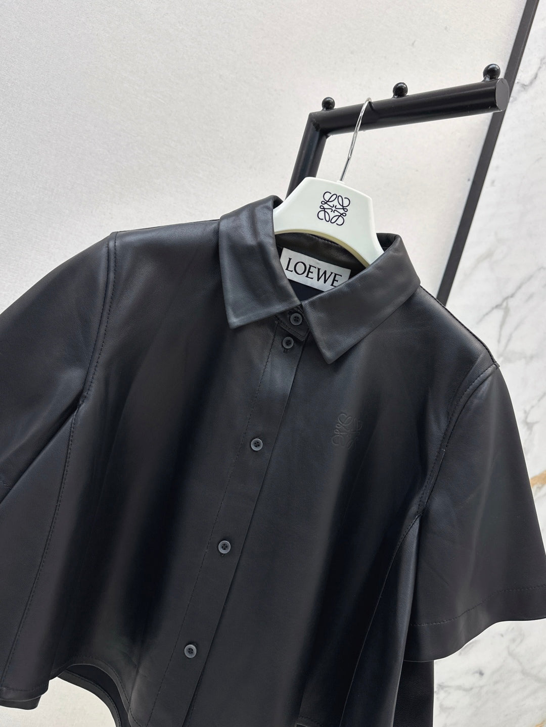 Loe* 25ss short sleeve trapeze shirt in nappa lambskin