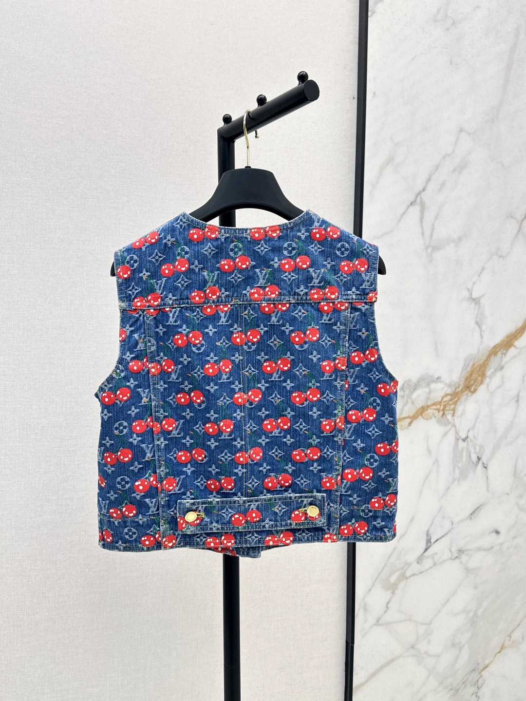 Loui* 25ss monogram jacquard cherry denim vest