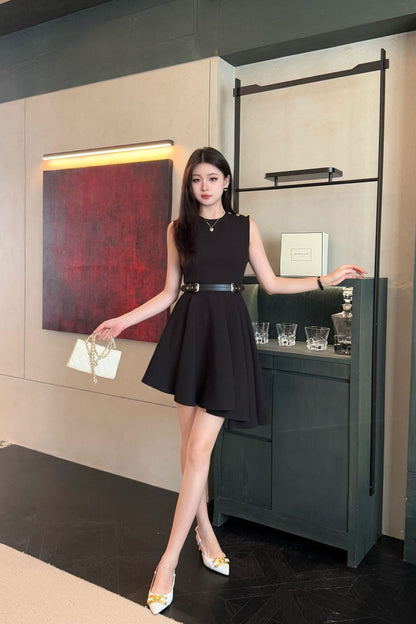Loui* 25ss shoulder buckle asymmetrical dress