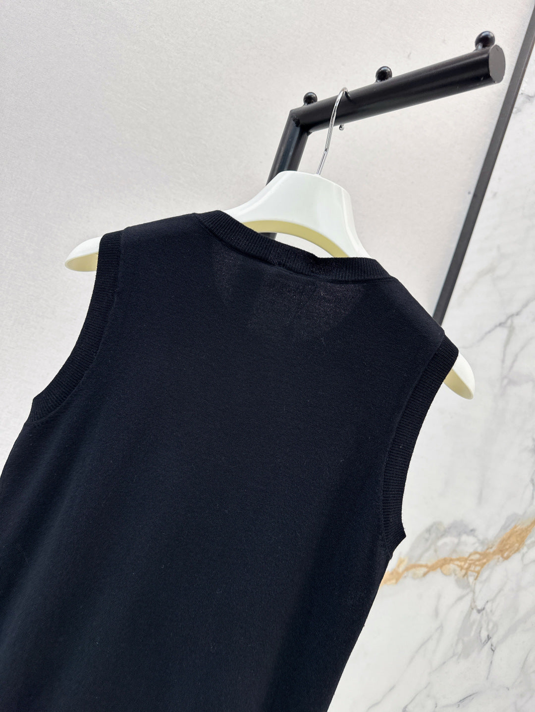 Loe* 25ss knit vest